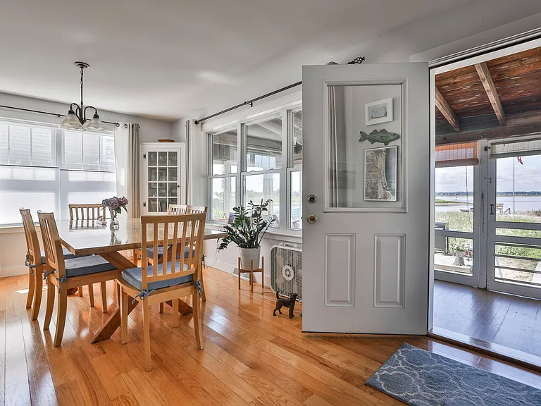 17 Harbor St — Photo 14