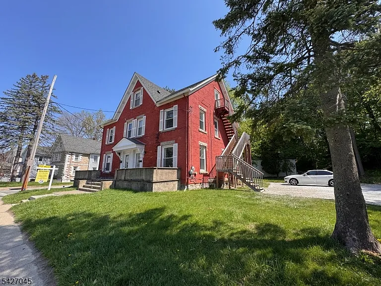 31 Diller Ave — Photo 19