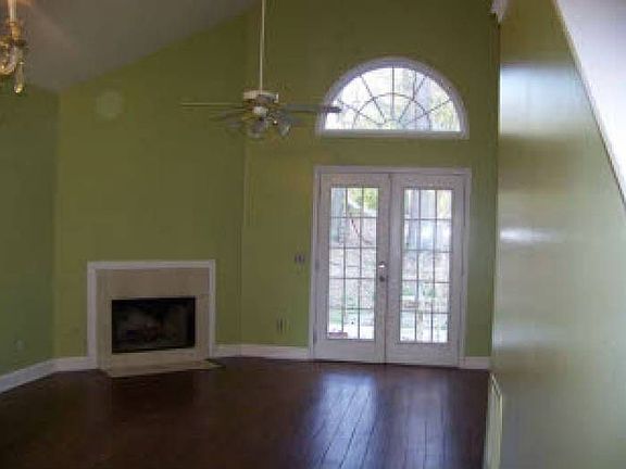 Family Room w/ Fire Place