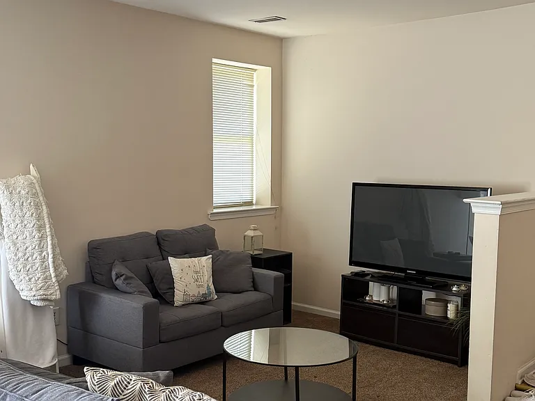 618 Maple St — Photo 4