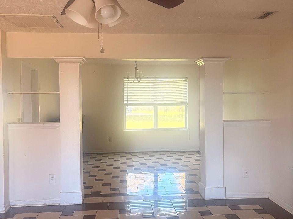 2nd image of 744 Griggs Pl