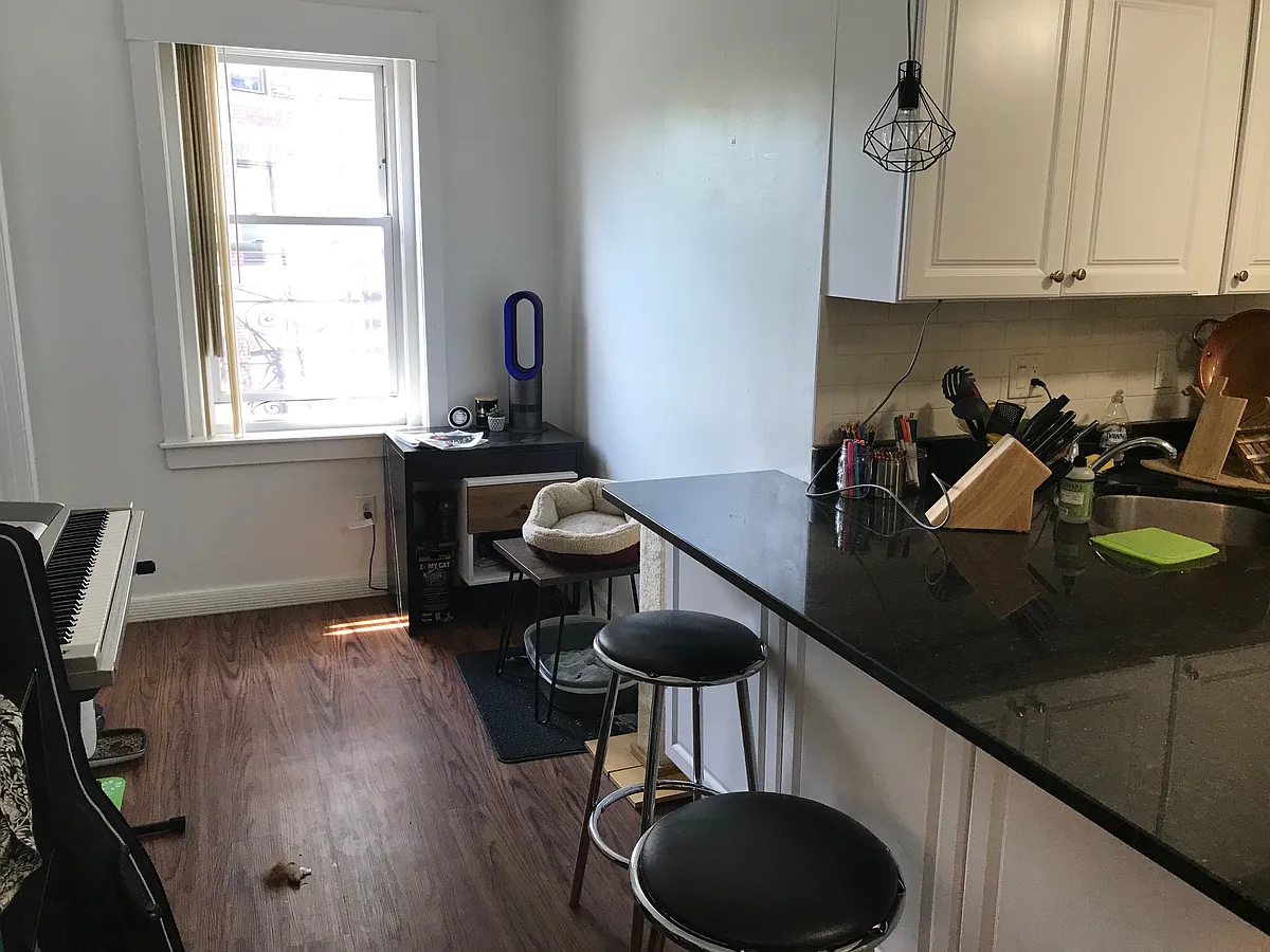 Building Photo - 64 Hemenway St #18