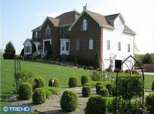 18 Harvest Bend Rd, Robbinsville, NJ 08691