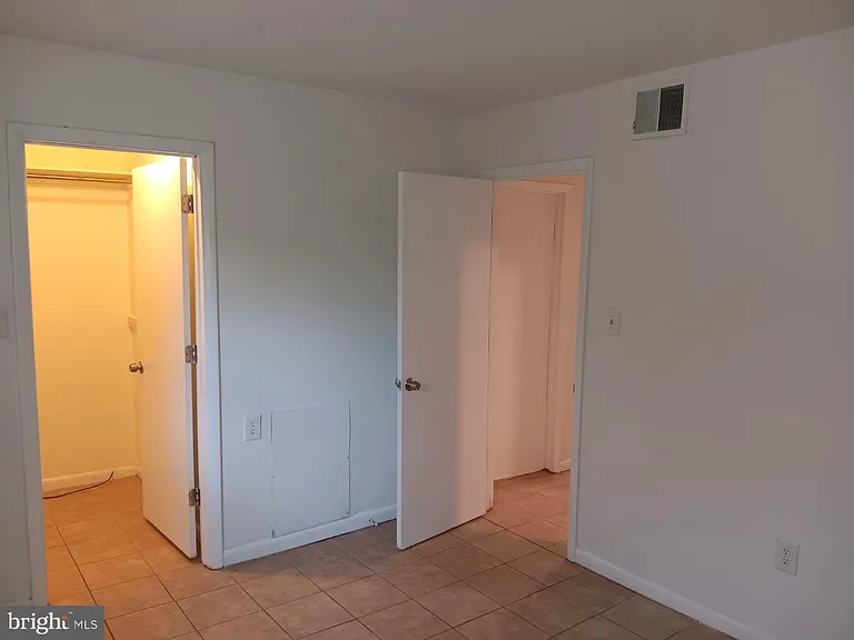 5304 Jackson St #1 — Photo 3