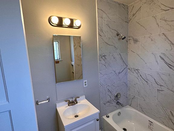 3rd image of 119 W I St #123
