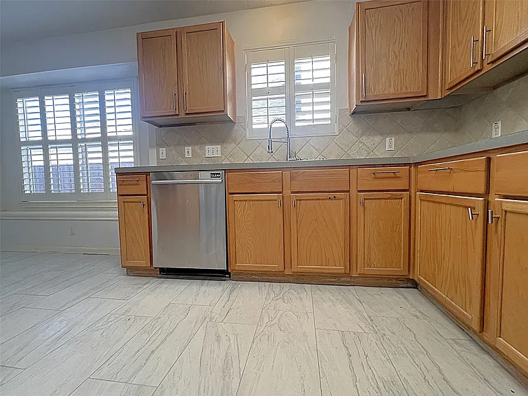 6839 Catarina Cir — Photo 11