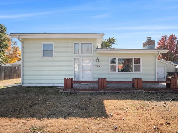 1523 Stella Ave, Carter Lake, IA 51510