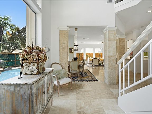 5th image of 320 Harborside Cir