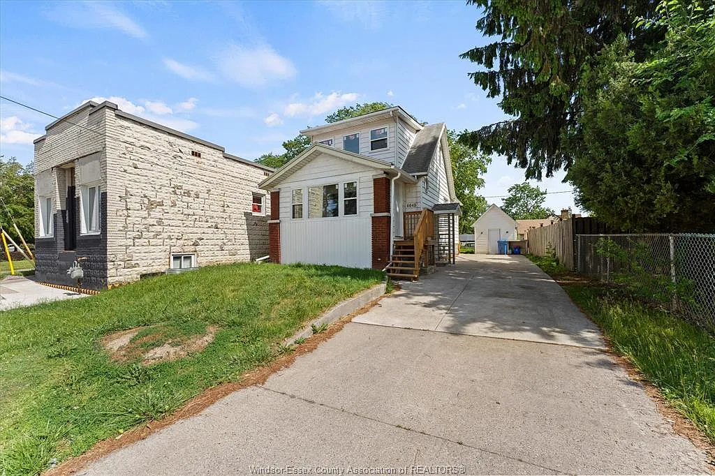 2 bed, 1063 sqft, $2,200 — Photo 3