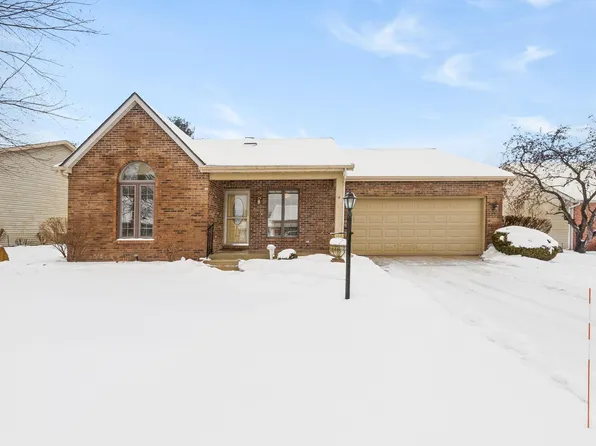 6104 Old English Ct, South Bend, IN 46614