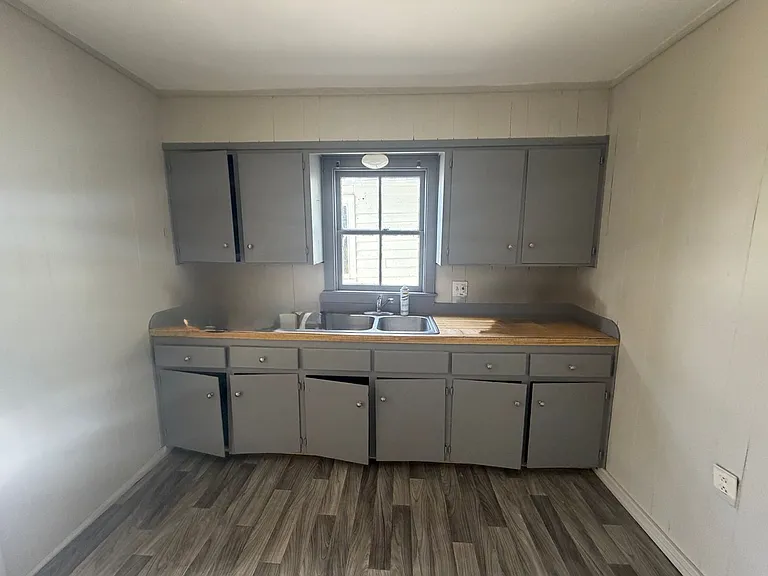 127 Nancy Ln — Photo 3