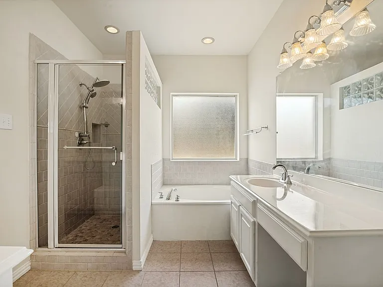 1000 Leoti Ln — Photo 11