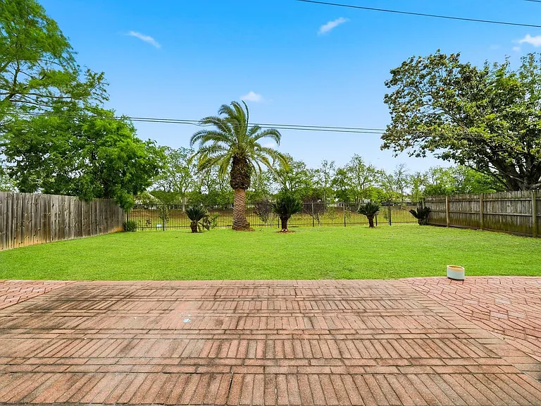 4323 Ringrose Dr — Photo 29