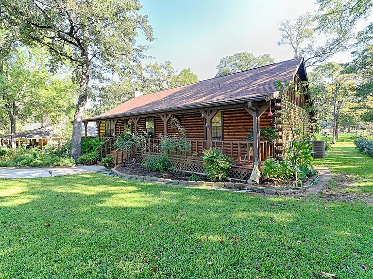 105 Santee Dr — Photo 3