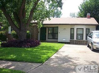 2913 Douglas St, Irving, TX 75062