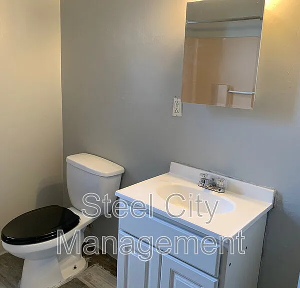 810 Wood St #5 — Photo 9