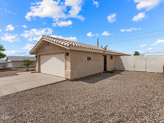 3rd image of 2767 Palo Verde Blvd N