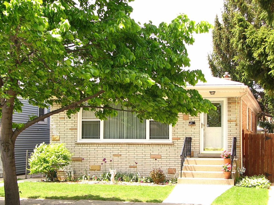 1st image of 3840 N Oak Park Ave