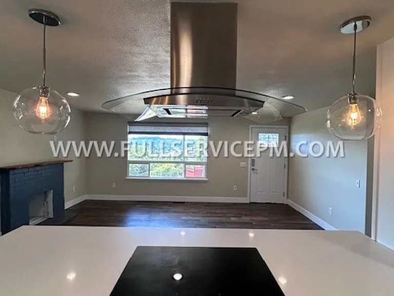 7412 Military Rd S — Photo 12