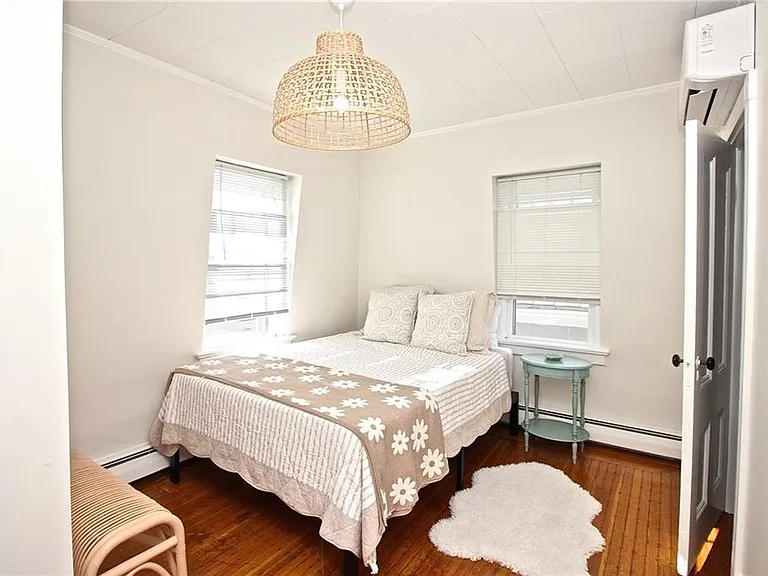 700 Thames St — Photo 37