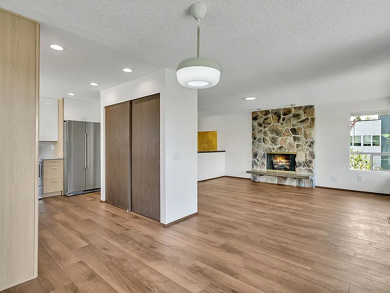 8832 20th Ave SW — Photo 10