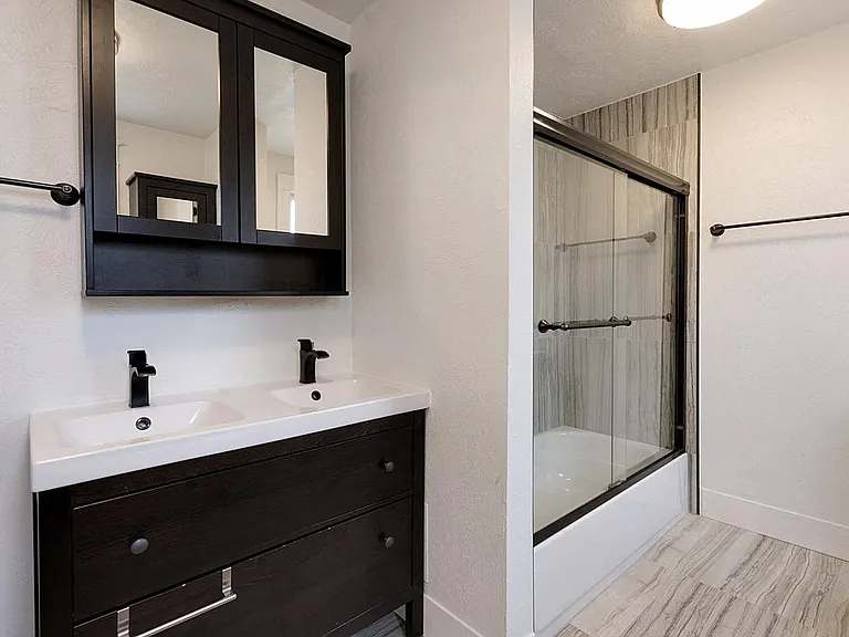 1124 N. St. Paul Street — Photo 6
