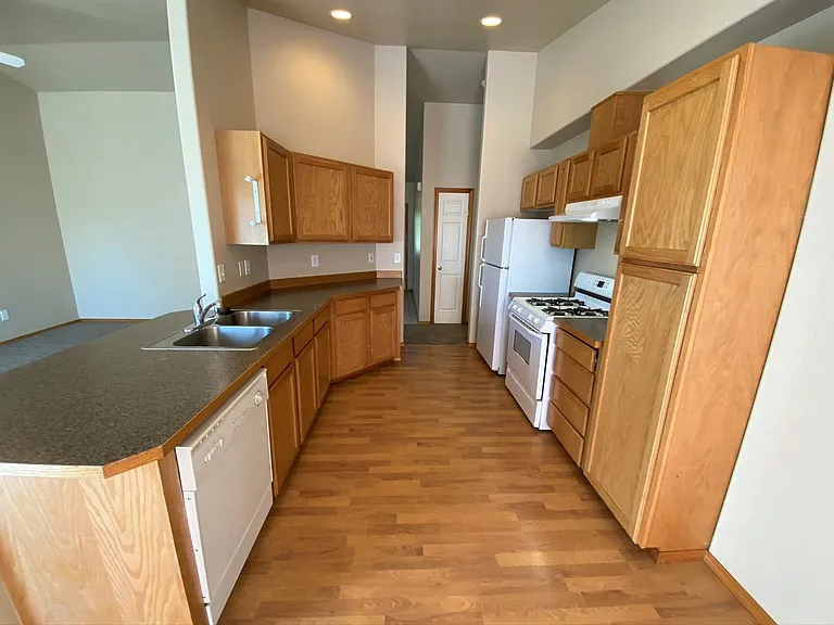 602 E Country Side Ave — Photo 9
