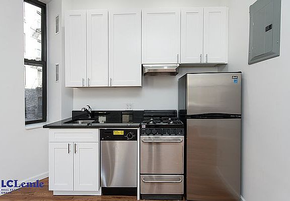 3rd image of 1361 Lexington Ave #3W