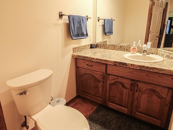 4th image of 1305 Saint Andrews Dr