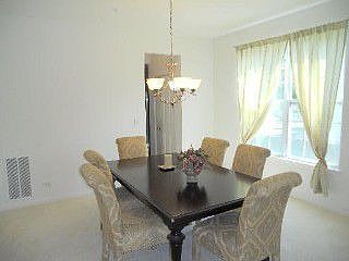 4th image of 1587 Essex Dr