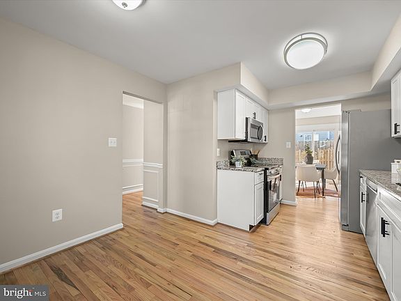 2nd image of 13106 Thackery Pl
