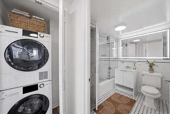 Bathroom, photo 1