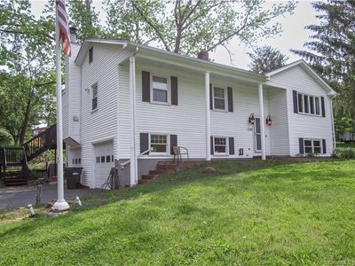 230 Hartford Avenue, East Granby, CT, 06026