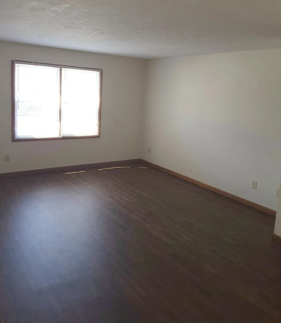 212 Stonewall Court — Photo 1