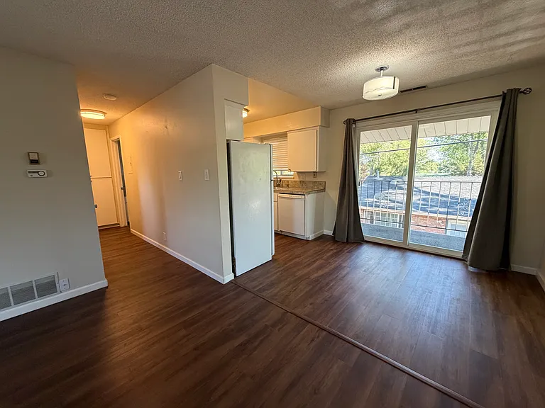 1300 Brinkby Ave #I — Photo 9