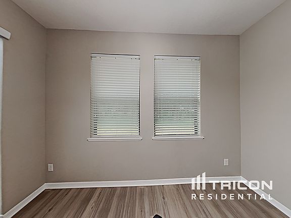 4th image of 4631 Doral Park Ave