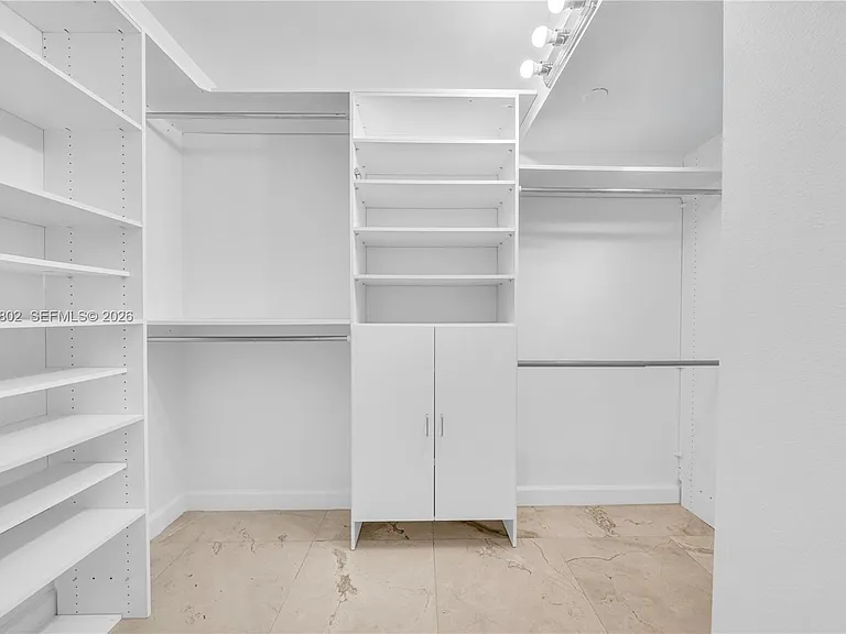 3600 Mystic Pointe Dr #1816 — Photo 16
