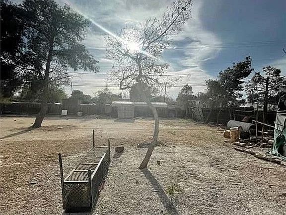 5th image of 4341 San Mateo St