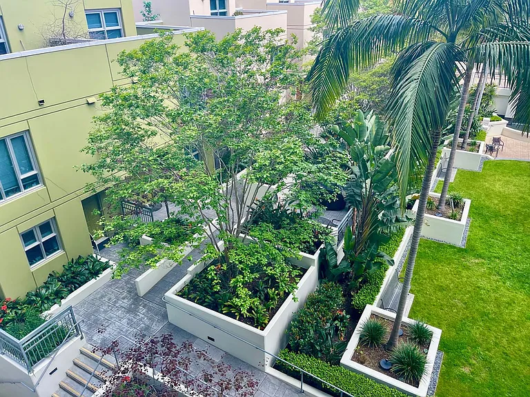 300 W Beech St #304 — Photo 11