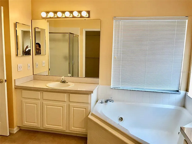 124 Easton Cir — Photo 18