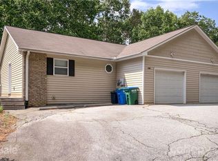 14 Hillsboro Dr, Arden, NC 28704