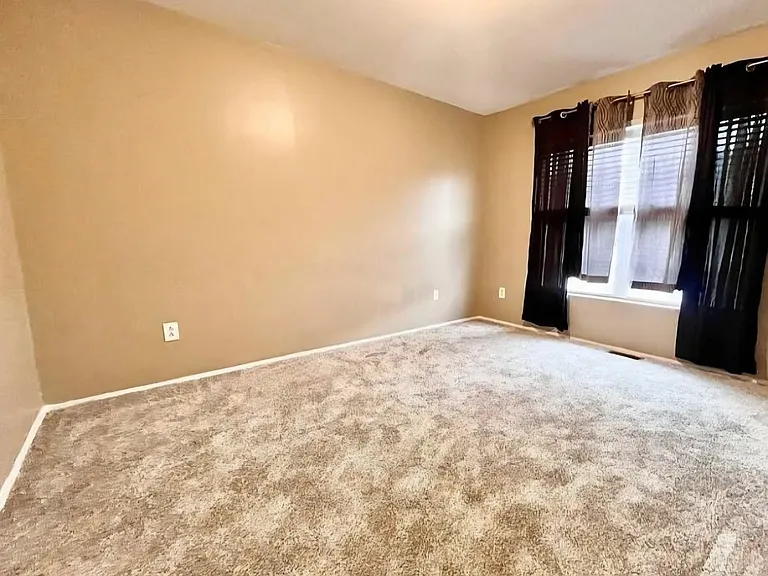 15650 Stone Crossing Dr — Photo 9