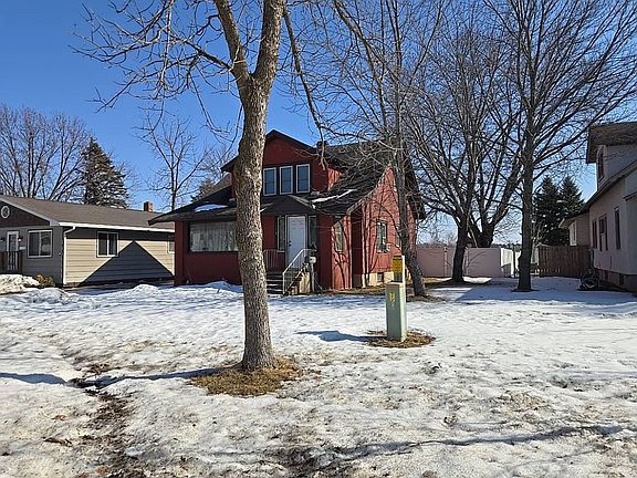 2nd image of 510 3rd St SE