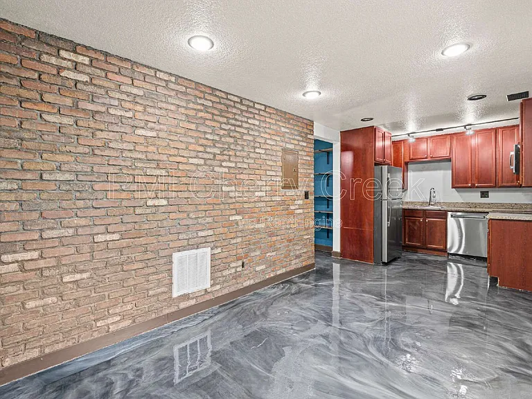 3419 Decatur St — Photo 6