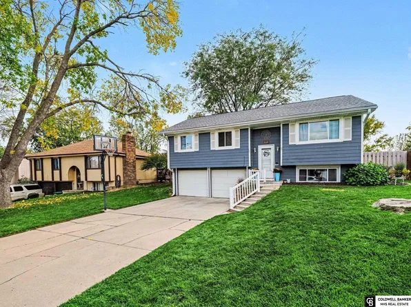 11105 W St, Omaha, NE 68137