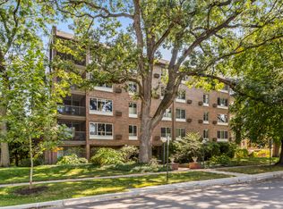 2324 Central St APT 4A, Evanston, IL 60201