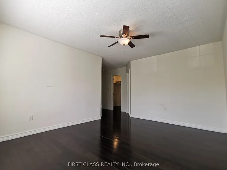 1140 Stuffles Cres — Photo 15