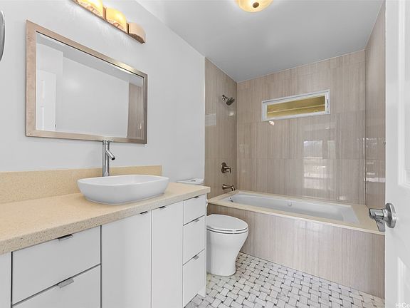 5th image of 739 Kahoa Dr #A