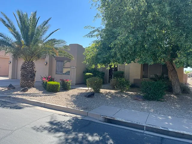 5 bed, 2.5 bath, 3058 sqft, $2,675 — Photo 1