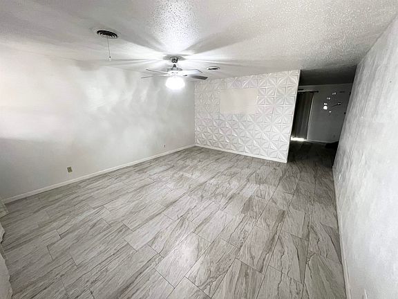 2nd image of 6025 Sunset Dr